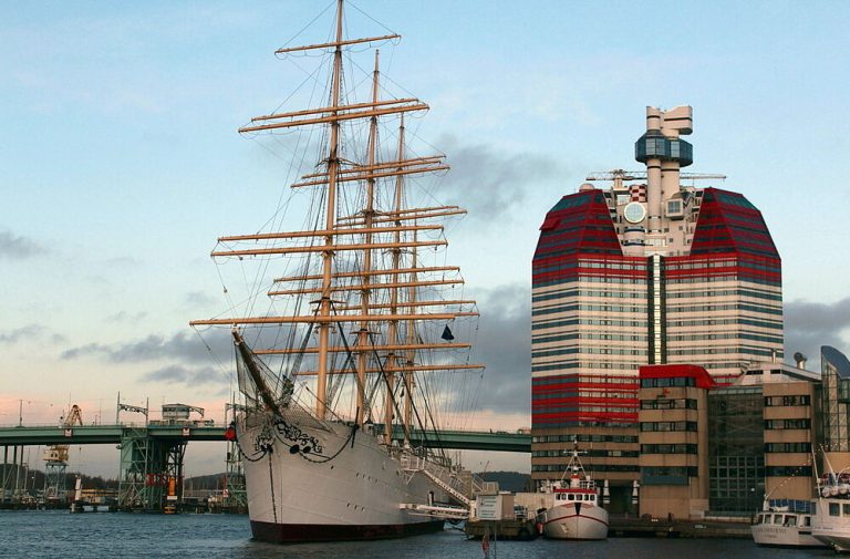 csm_Barken_Viking_i_Göteborg__FILEminimizer__70c7a25f1a